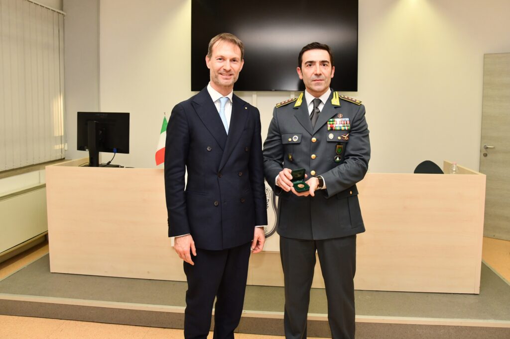 Monza: il presidente del consiglio regionale Romani in visita ai comandi di Finanza e Carabinieri